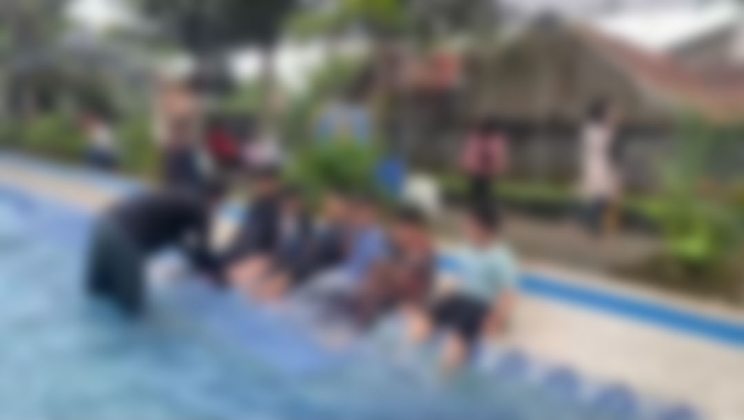 Outhing Class Sweeming